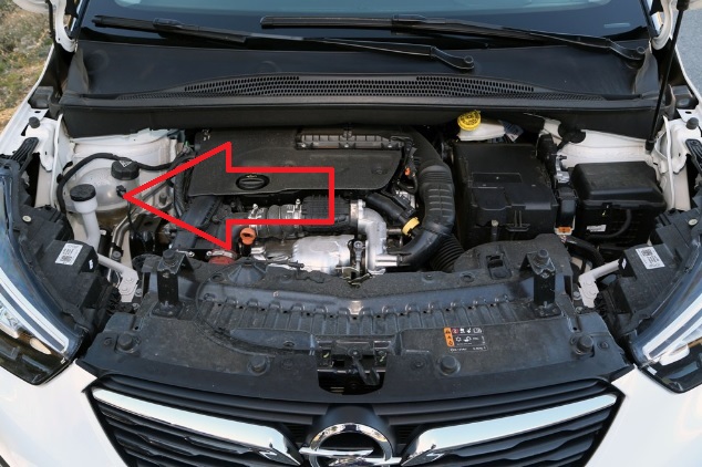 Opel Crossland cam suyu nereden konulur